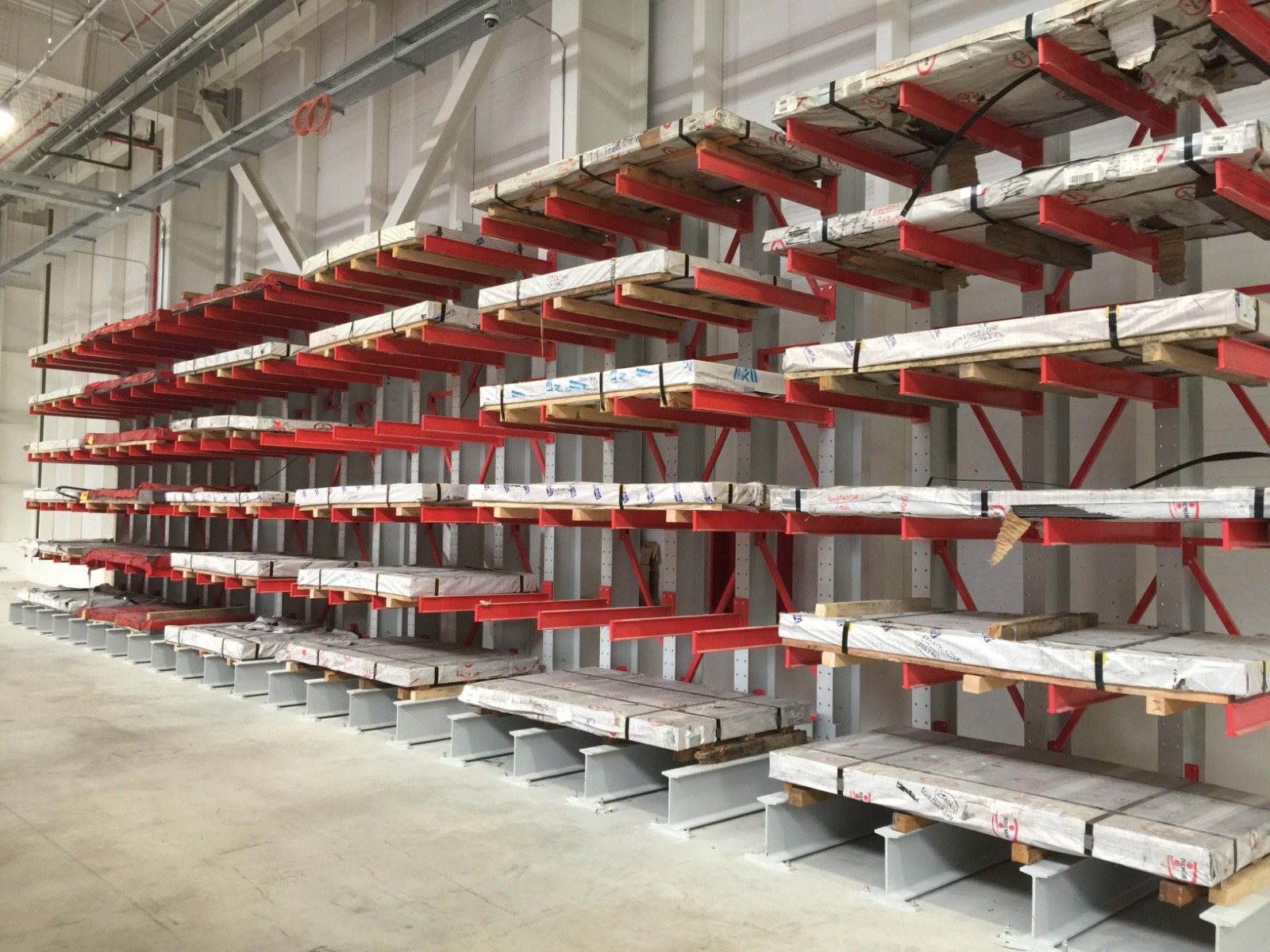 Konsol Kollu Raf Sistemleri